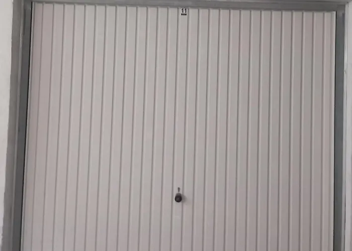 Inna With Free Garage Parking